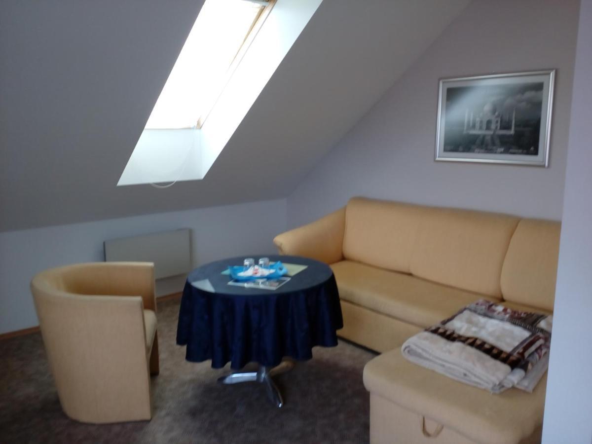 Beckov Platanus B&B 외부 사진
